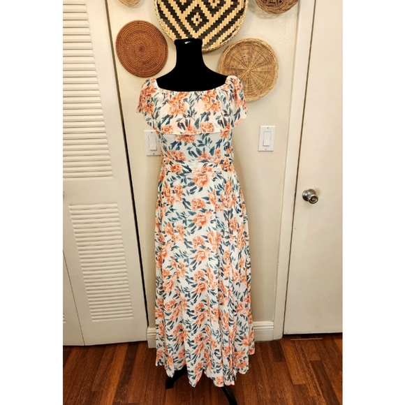 LAST ONE! Off The Shoulder Floral Maxi Dress - Picture 3 of 12